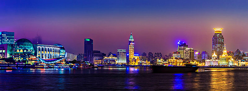 上海市黄浦江外滩万国建筑