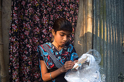 班级,高中,课外,钱,缝纫,衣服,支持,家庭,孟加拉,二月,2009年