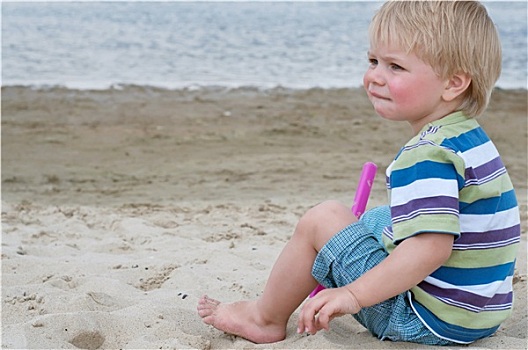 小,幼儿,男孩,坐,沙滩
