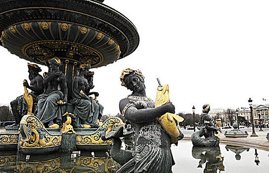巴黎协和广场雕塑