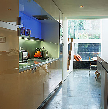 现代,光泽,柜厨,色彩,后面,玻璃墙
