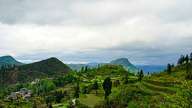 雨水后的武陵山区乡村美景