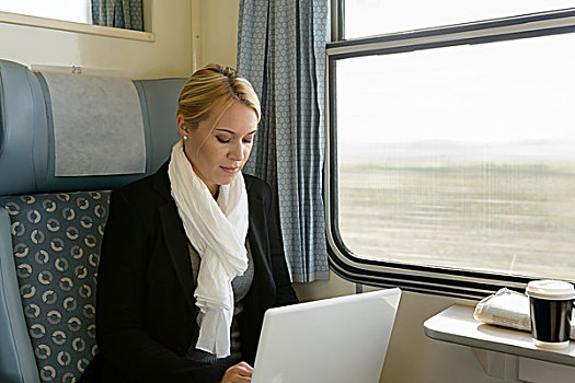 女人,使用笔记本,旅行,列车,通勤