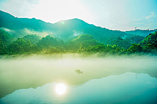 小東江，霧，水汽，氣流，耶穌光，小船，撒網，捕撈，