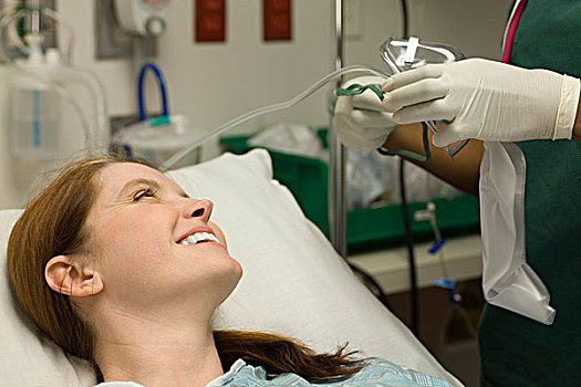 女病人,微笑,护理,氧气面罩