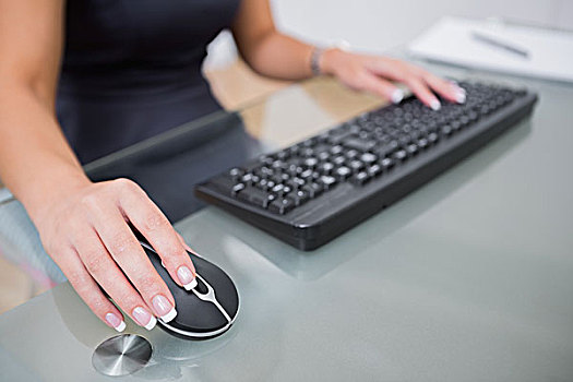 腹部,女人,用电脑,鼠标,键盘,办公室,书桌