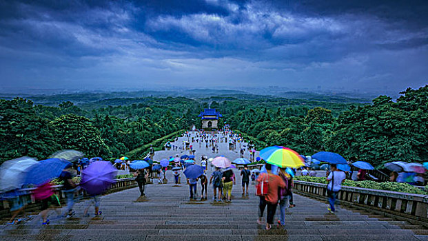 雨季中山陵