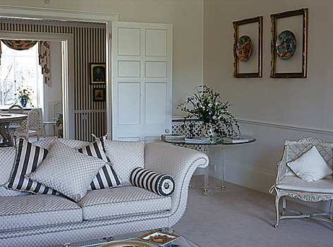 传统,起居室,一对,门,沙发,时期,椅子