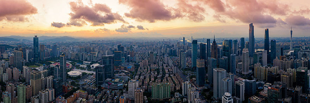 中国广东广州,航拍夏季晨曦中的城市中轴线与天河中央商务区,cbd