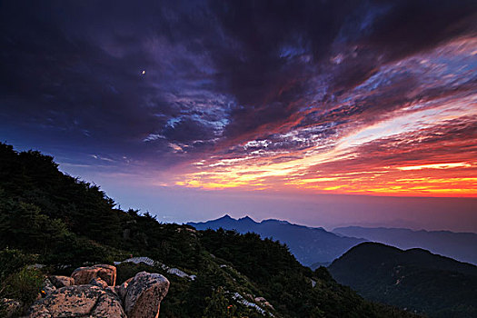 泰山晚霞