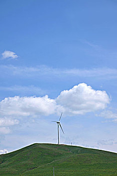 内蒙古科尔沁右翼前旗草原上的风能发电场