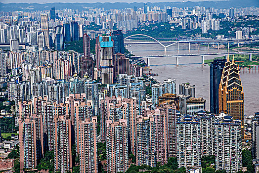 2057年重庆市南岸区南山老君洞道观俯瞰重庆渝中与南岸两区
