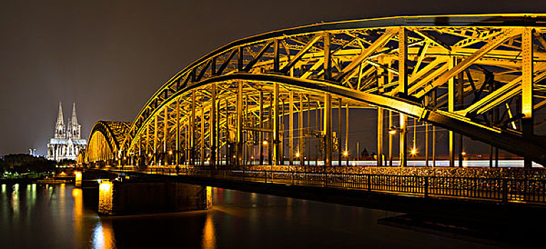光亮,科隆大教堂,霍恩佐伦大桥,夜晚,莱茵河,科隆,北莱茵威斯特伐利亚,德国,欧洲