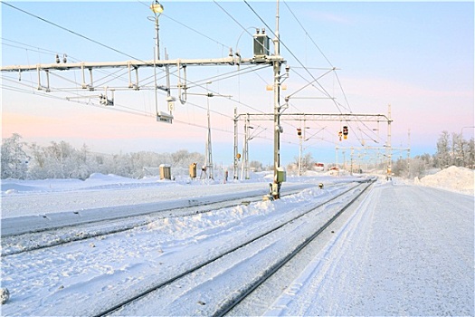 冬天,火车站台