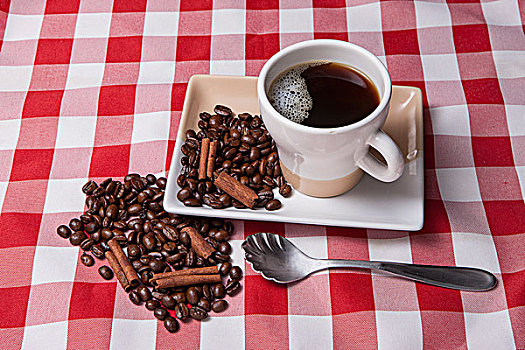 咖啡豆,桂皮,咖啡杯,一杯咖啡,盘子,束,肉桂棒
