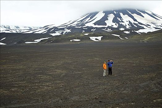 两个,远足者,探索,火山口,国家纪念建筑,保存,西南方,阿拉斯加