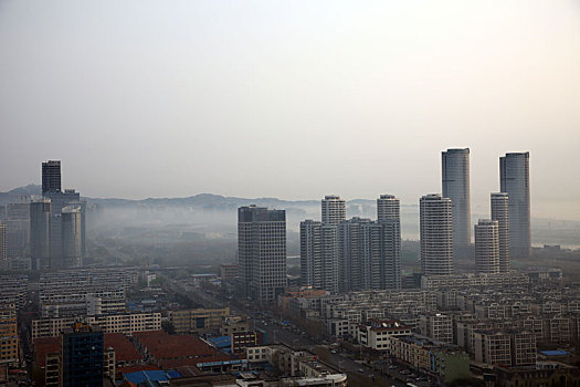 山东省日照市,山雨欲来风满楼,春季天气变化多端