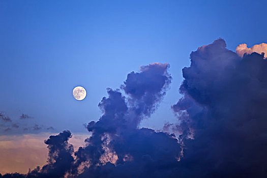 满月,黄昏,云,曼尼托巴,加拿大