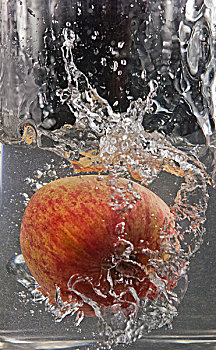 苹果,水中