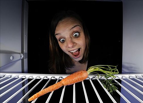 女青年,一个,胡萝卜,空,冰箱