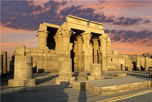 康翁波神庙,埃及