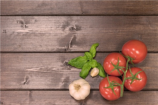 西红柿,蒜,罗勒,木质,书桌