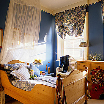 童房,木质,床,篷子,亮光,玩,蓝色,墙