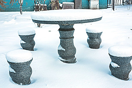 小区雪景