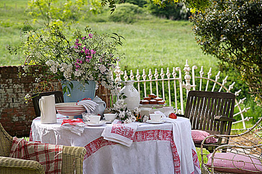 桌子,下午茶,花园,布置,威尔特,英国,英格兰,16世纪,乔治时期风格,农舍,老建筑,生活方式,乡村风格