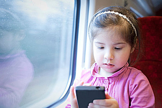 小女孩,列车,玩,游戏,智能手机