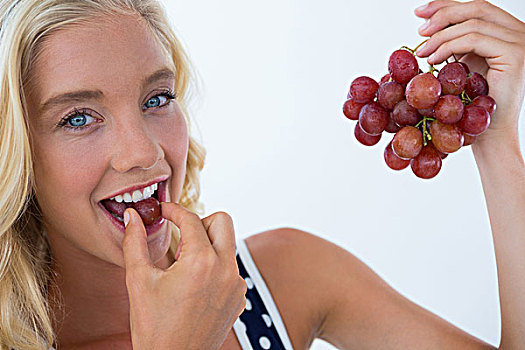 头像,美女,吃饭,红葡萄,白色背景