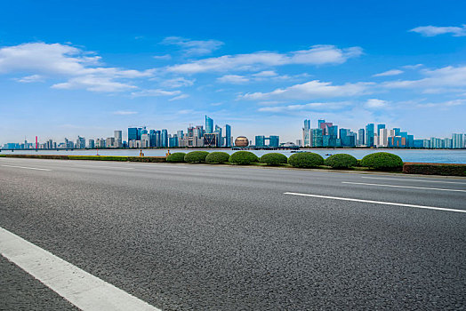 道路交通和杭州钱江新城建筑景观天际线