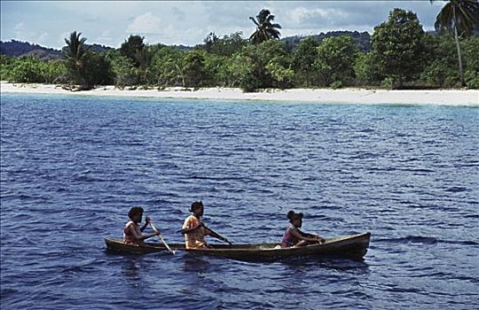 三个人,划船,船,海洋,所罗门群岛