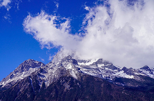 玉龙雪山