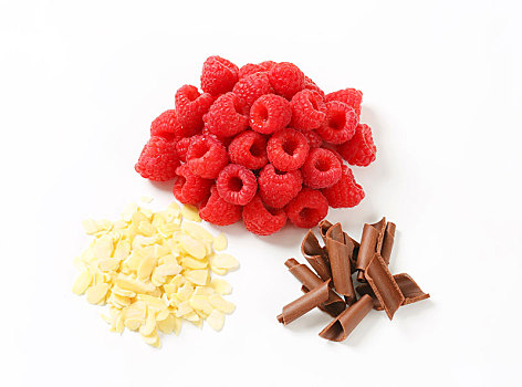 新鲜,树莓,巧克力刨花,切片,杏仁