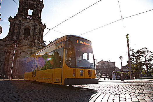 德国,萨克森,德累斯顿,城堡广场,霍夫教堂,大教堂,圣三一大教堂,移动,有轨电车