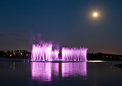 喷泉,湖面,游乐园,表演,现代,科技,炫,造型,照射,艺术,月亮