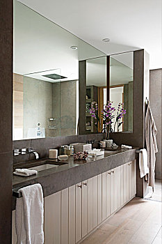 巨大,镜子,现代,浴室,两个,水槽,石头,盥洗盆