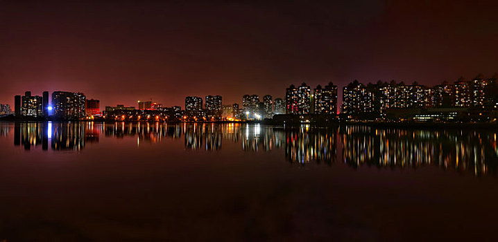 中国湖北省武汉市南湖夜景