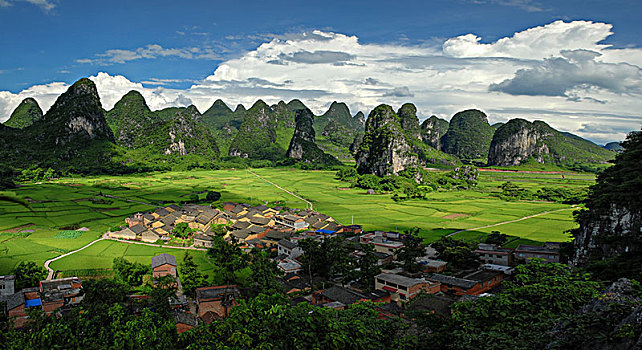 奇峰鎮小山村