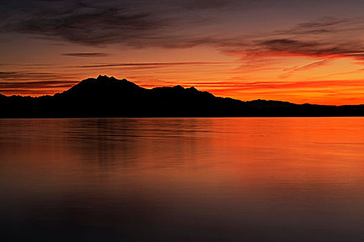晚间,湖,后面,山,皮拉图斯,瑞士,欧洲