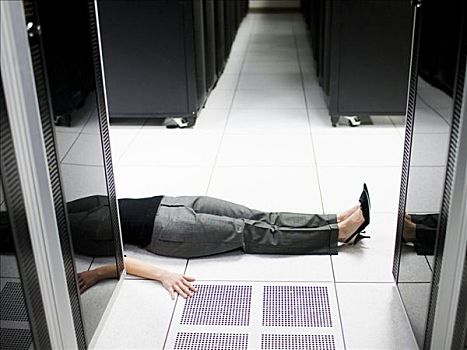 死服务器（服务器死机原因） 死服务器（服务器死机缘故起因

）「服务器死机专业术语」 行业资讯