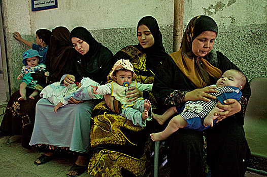 女人,孩子,坐,健康,中心,跑,社会,联合国儿童基金会,郊区,开罗,埃及,五月,2007年
