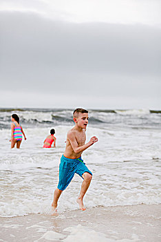 男孩,跑,水边,海滩,岛屿,阿拉巴马,美国