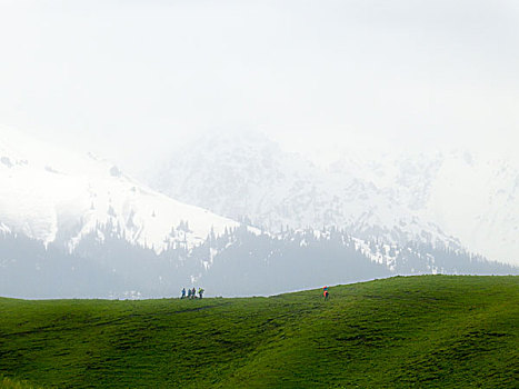 云雾天山