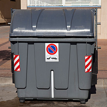 轮式,垃圾桶,禁止停车,标识,站立,路边,芬吉罗拉,哥斯达黎加,安达卢西亚,西班牙,欧洲