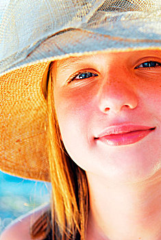 肖像,女青年,戴着,草帽,海滩
