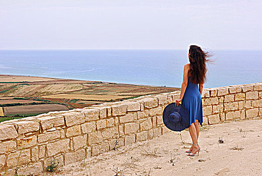 女人,蓝色,夏裙,站立,一个,享受,地中海,塞浦路斯