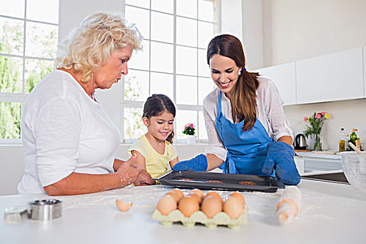 女孩,准备,饼干,母亲,祖母,厨房