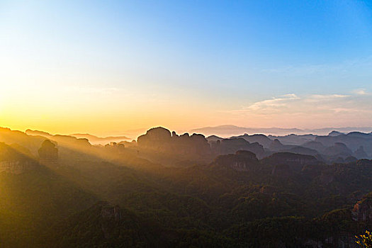 丹霞山日出风光